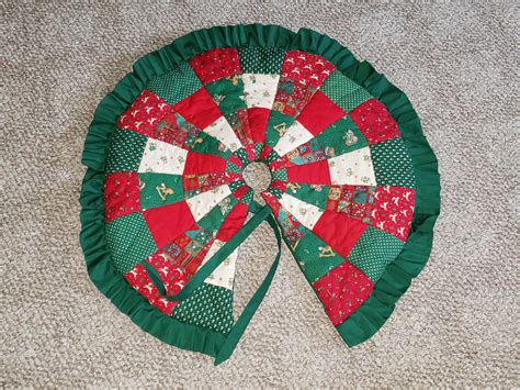 Tabletop Christmas Tree Skirt | Make It Sew by Barb