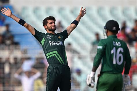 Pakistan v Bangladesh LIVE: Cricket World Cup result…