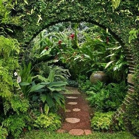 39 Awesome Moon Gate Garden Design Ideas - HOMEPIEZ | Beautiful gardens ...