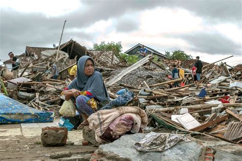 Tsunami death toll in Indonesia crosses 400; officials warn that second ...