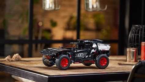 This Upcoming Audi RS Q e-tron LEGO Set Has a Cool Suspension and an Electric Motor - autoevolution