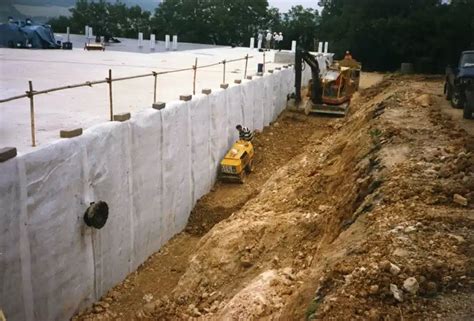 Geocomposite Retaining Walls for Versatility and Applications | Retaining wall, Commercial ...