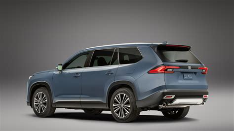 2024 Toyota Grand Highlander Debuts with 3 Rows and Plenty of Space | AutoTrader.ca