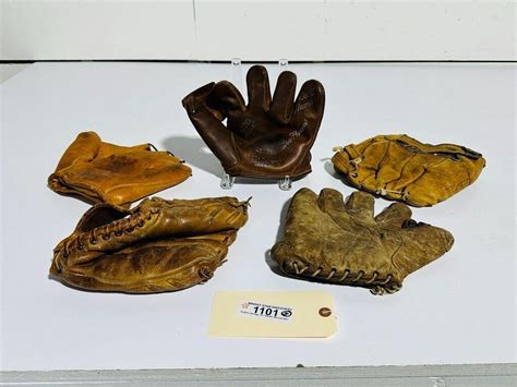 (5) Vintage Baseball Gloves & Mitts | Live and Online Auctions on HiBid.com