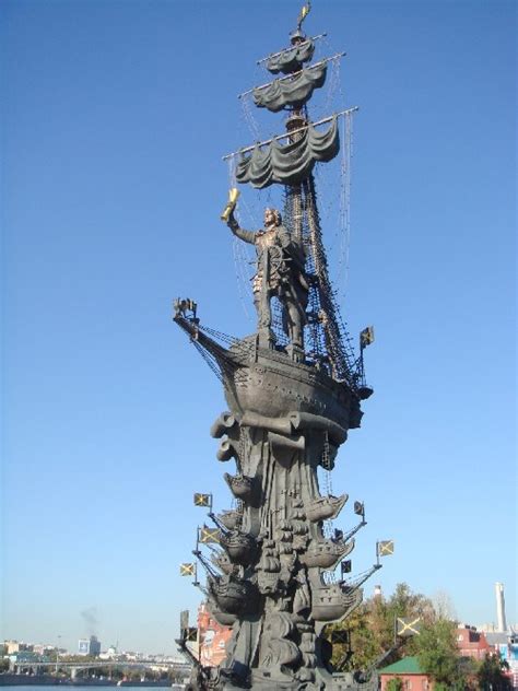 TOP WORLD PIC: Peter The Great Statue