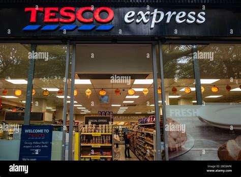 Tesco express supermarket sign logo hi-res stock photography and images - Alamy