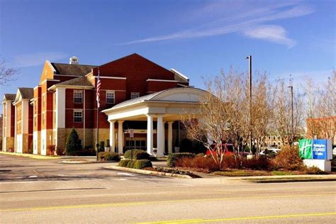 Holiday Inn Express & Suites Williamsburg Hotel (Williamsburg (VA)) - Deals, Photos & Reviews