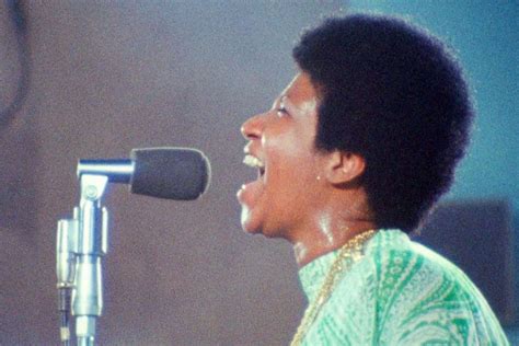 Amazing Grace review: Aretha Franklin concert doc is a sweet gospel ...