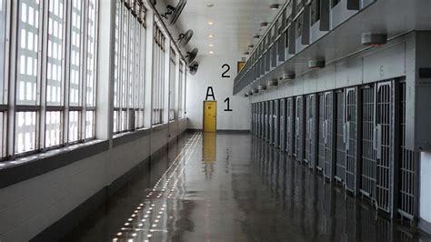 8 Georgia prisons on lockdown after death of inmate, brawl that injured 16