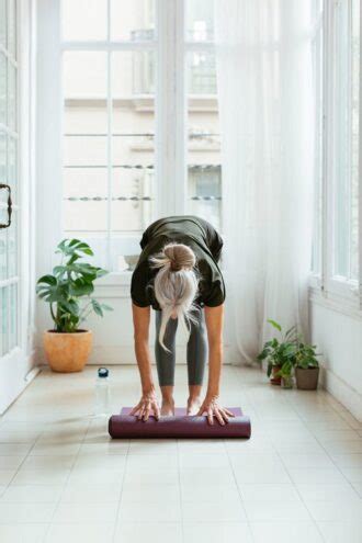 7 Best Yoga Mats With Eco-Friendly Materials (2024) - The Good Trade