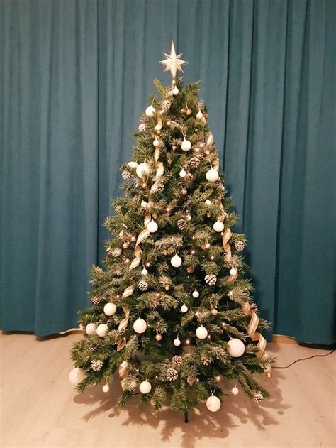 Christmas tree #whitechristmas | Christmas, Christmas tree, Holiday