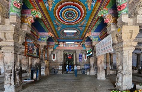 Srirangam temple - the largest functioning temple in the world