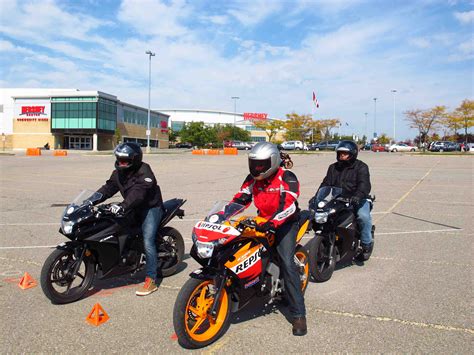 7 Essentials for a Motorcycle Training Course - Liz Jansen