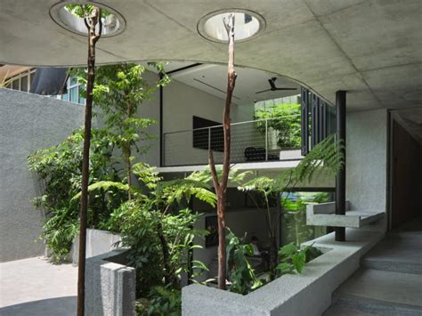 The Raumplan House: An intermediate terrace house in Singapore filled ...