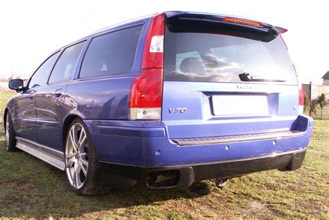 Takaspoileri, jarruvalolla Volvo V70, XC 70 mkII | Tuning Design net Oy