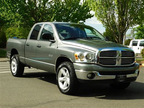 2008 Dodge Ram 1500 SLT 4dr Quad Cab 4X4 / 97Kmiles / 2-Owners / V8