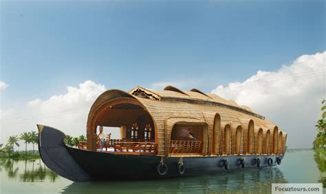 Kerala Houseboat Tour: Really exiting and thrilling experiences – Kerala Tour Destinations