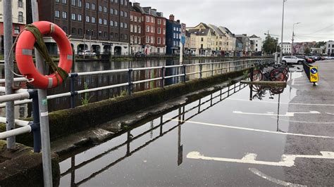 'Significant risk' of flooding in Cork city tonight