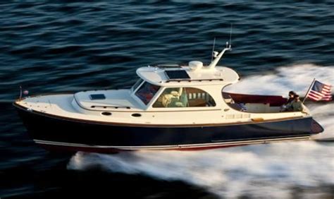 Hinckley 36 Picnic Boat: A True Classic - www.yachtworld.com www.yachtworld.com