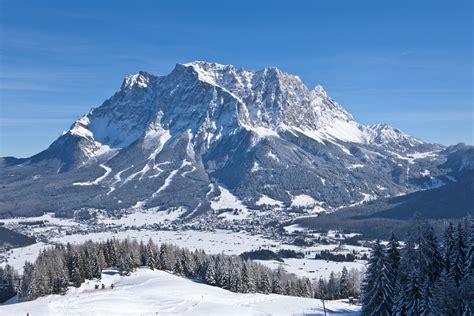 Zugspitze Winter | Ski resort, Alpine resorts, Zugspitze