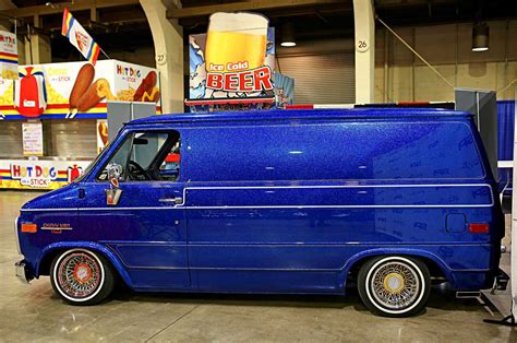 Blue Lowriders 89 Chevrolet Chevy Van 10 1 - Lowrider