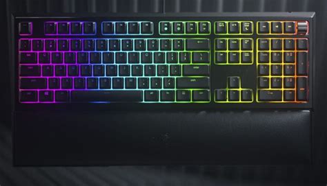 Razer Ornata V2 Mecha-Membrane Keyboard Review | eTeknix