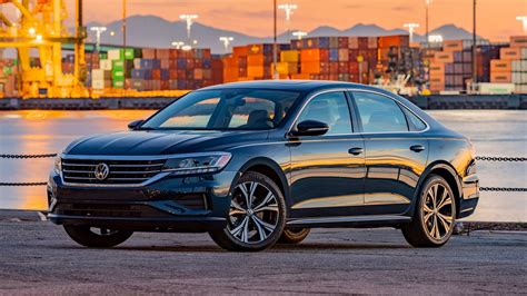 2021 Volkswagen Passat Review | Kelley Blue Book