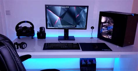 Single monitor setup | Quarto gamer, Ideias, Projetos de casas