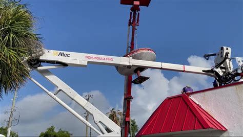 Winter Park’s iconic Skycraft signage takes flight to new location – WFTV