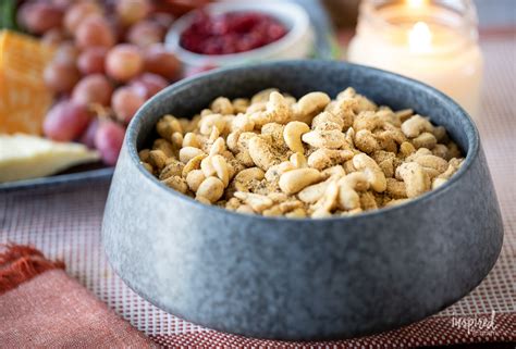 Seasoned and Roasted Cashews - delicious and easy recipe!