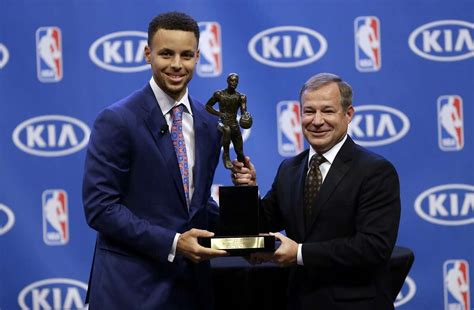 Stephen Curry makes history: 1st unanimous MVP