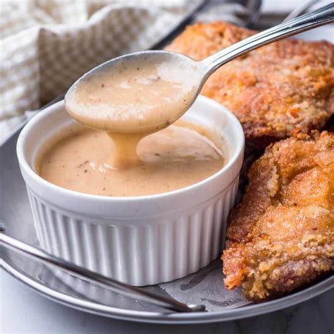 Simple Fried Chicken Gravy - Riverten Kitchen