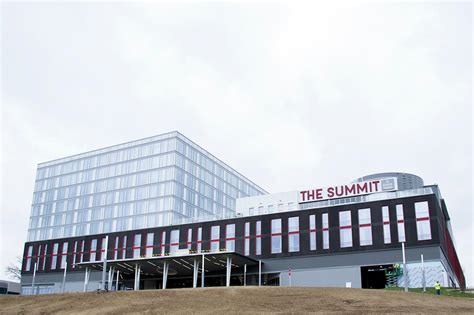 The New Summit Hotel Is A Reflection Of Contemporary Elegance | Cincinnati Refined