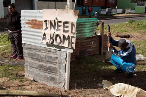 Homelessness Spreads in Cape Town as South Africa Economy Flags - Bloomberg