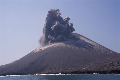 Mount Anak Krakatau trying to get UNESCO’s Global Geopark Network Status | Traveling Tour Guide