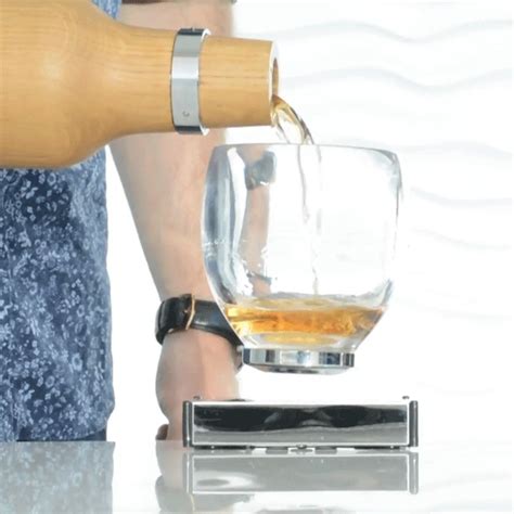 The Levitating Cup by Oak Bottle » Review Bar Fancy, Bottle Reviews, Beer Cup, Cool Electronics ...