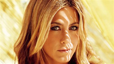 Jennifer Aniston Eyes – We Don't Walk Slow