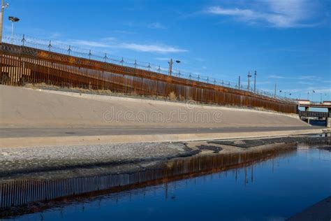 Rio Bravo Natural Border in Juarez Chihuahua Editorial Photography ...