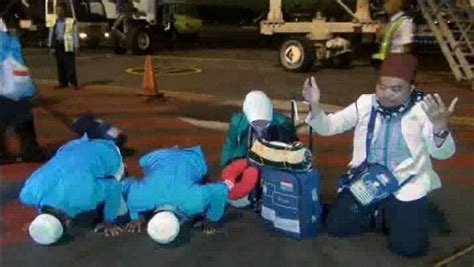 6 Bacaan Sujud Syukur dan Arti Beserta Syarat dan Hukumnya