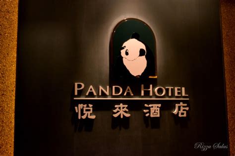 Rizza Salas: Pandas Everywhere! Panda Hotel, Hong Kong!