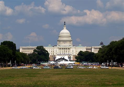 the capitol hill building in washington dc