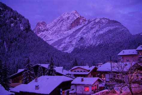 mountain village in alps at night 11819650 Stock Photo at Vecteezy