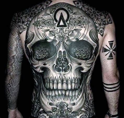 Tatuagens Masculinas nas costas | Mannen tatoeages rug, Tattoo mouw ...