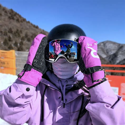 Your Guide for Masks to Wear While Skiing and Snowboarding - ASO Mammoth