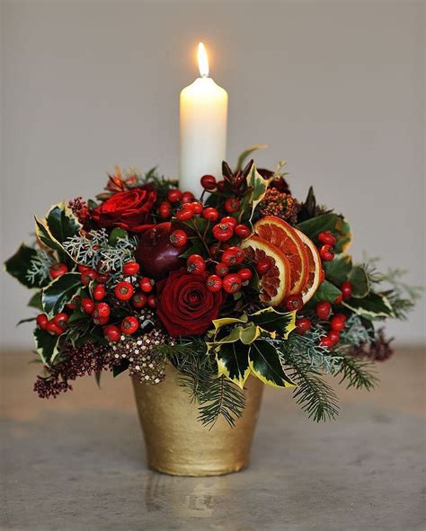 Fantastic Ideas For Red Floral Arrangement (28) | Composizioni floreali di natale, Centritavola ...