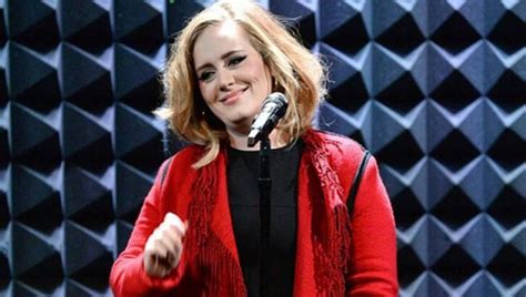 Adele Was Spotted Trying On Costumes At A Toronto Halloween Store With ...