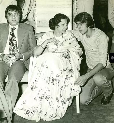 Sanjay Dutt gets emotional on Nargis Dutt’s 37th death anniversary ...