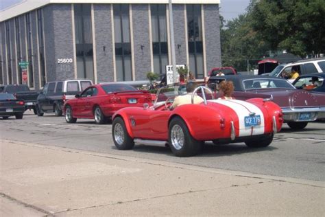 Pictures - On our way north, we started seeing more cool cars like this Cobra.