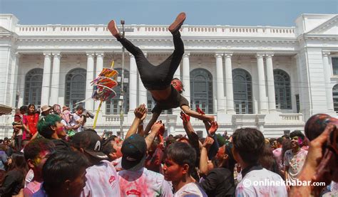 In pictures: Kathmandu celebrates Holi - OnlineKhabar English News