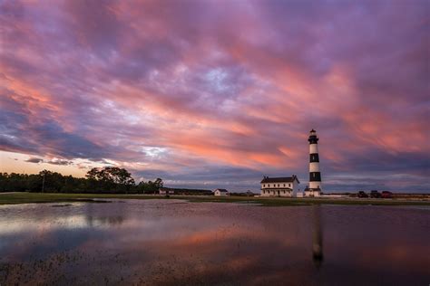 Planning a Summer Trip to the Outer Banks? Tour One of These Iconic Lighthouses | LaptrinhX / News